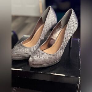 Metallic Le Chateau AB78 Sparkly Pewter Crystal Stud Heels Size 9